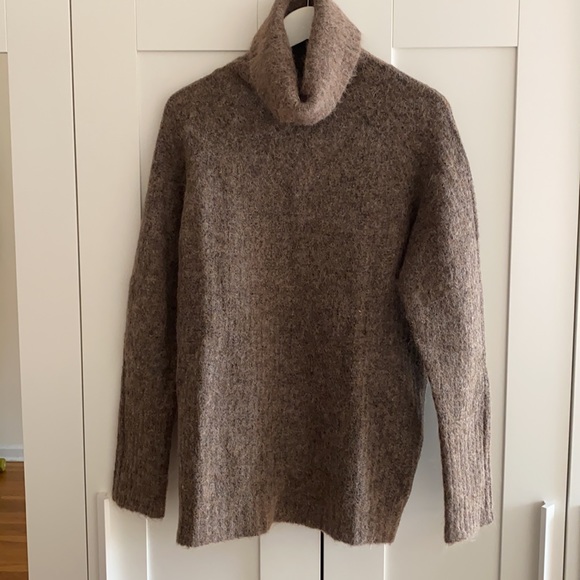 Zara Wool and Alpaca Blended Sweater - Picture 5 of 7